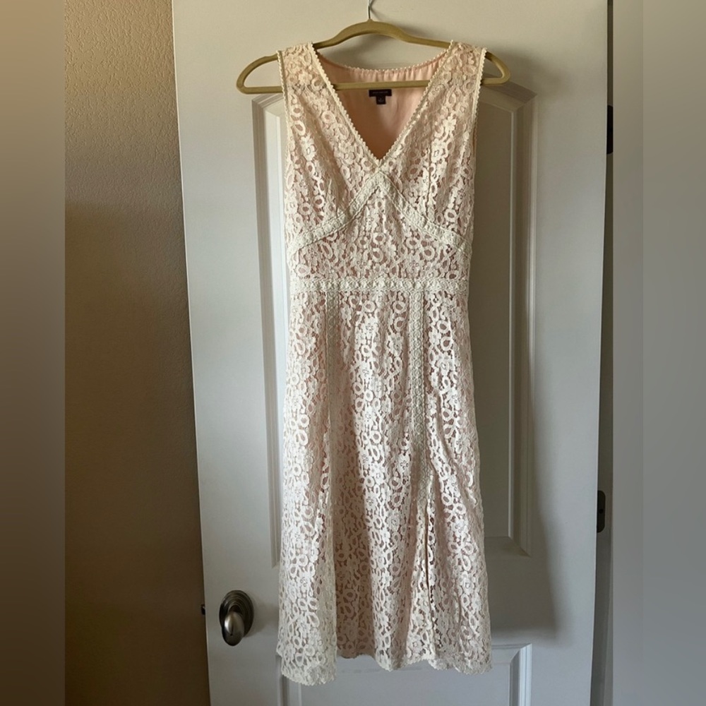 Beautiful White Lace Light Rose Pink Lined Ann
Taylor MIDI Dress